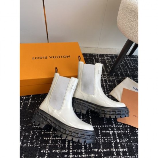 LOUIS VUITTON Extremely Rare Hard to Obtain 2023FW Boots LOUIS VUITTON Extremely Rare Hard to Obtain 2023FW Boots