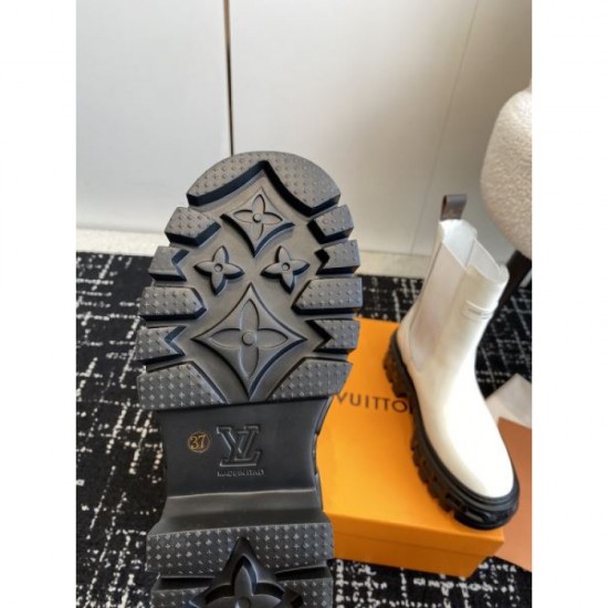LOUIS VUITTON Extremely Rare Hard to Obtain 2023FW Boots LOUIS VUITTON Extremely Rare Hard to Obtain 2023FW Boots