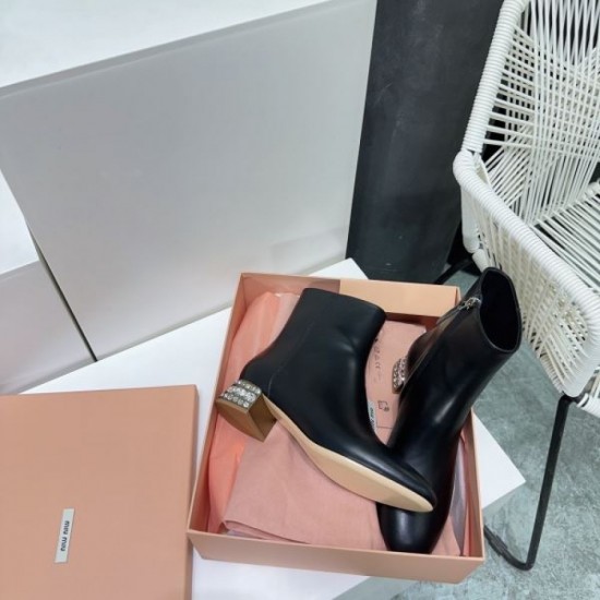 Introducing new fall/winter boots 2023FW MIU MIU Miu Miu Introducing new fall/winter boots 2023FW MIU MIU Miu Miu