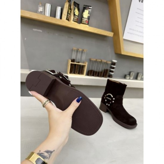 Very popular boots that can be worn with many different styles 2023FW MIU MIU Miu Miu Very popular boots that can be worn with many different styles 2023FW MIU MIU Miu Miu