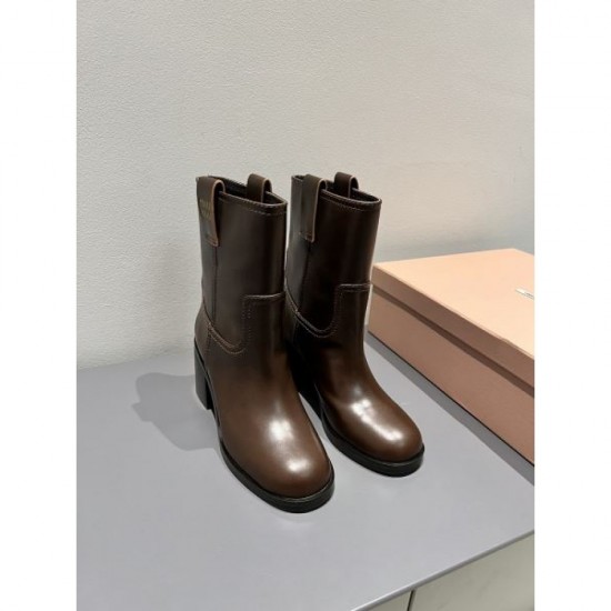 Boots with emphasis on loose fit and comfort 2023FW MIU MIU Miu Miu Boots with emphasis on loose fit and comfort 2023FW MIU MIU Miu Miu
