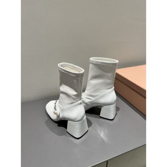 This season's must-have boots 2023FW MIU MIU Miu Miu This season's must-have boots 2023FW MIU MIU Miu Miu