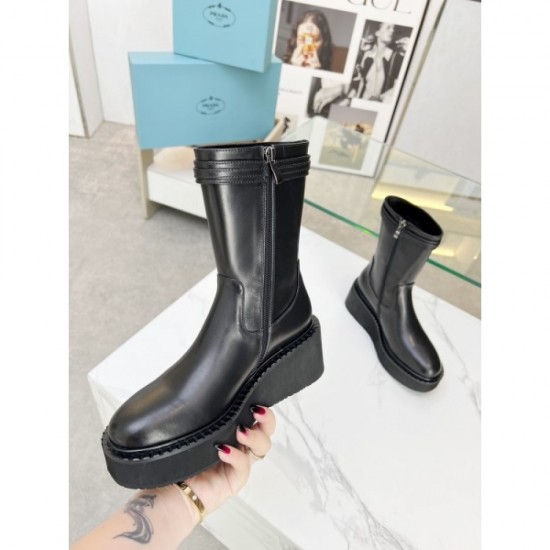 Show me a calm atmosphere Boots 2023FW PRADA Prada Show me a calm atmosphere Boots 2023FW PRADA Prada
