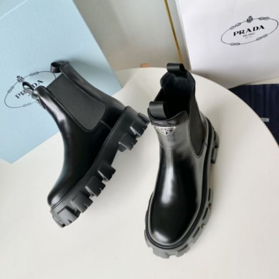 Popular and hugely popular! Boots 2023FW PRADA 2 colors available Popular and hugely popular! Boots 2023FW PRADA 2 colors available