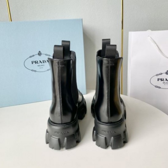 Popular and hugely popular! Boots 2023FW PRADA 2 colors available Popular and hugely popular! Boots 2023FW PRADA 2 colors available