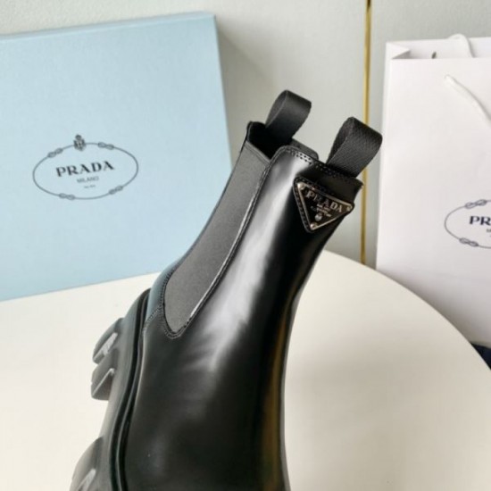Popular and hugely popular! Boots 2023FW PRADA 2 colors available Popular and hugely popular! Boots 2023FW PRADA 2 colors available