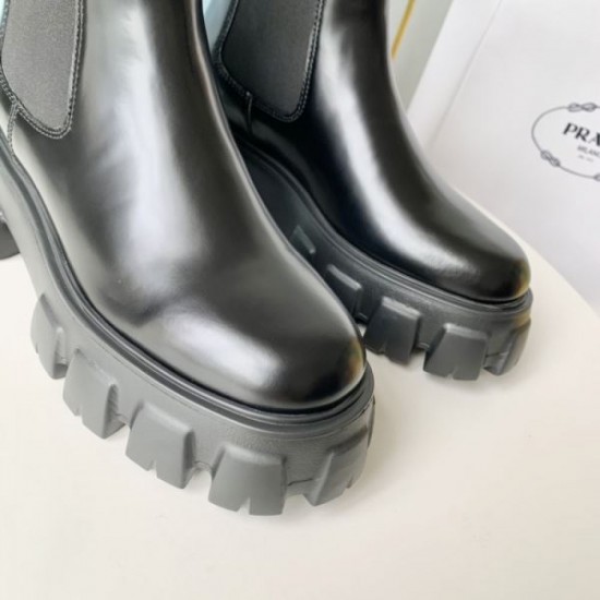 Popular and hugely popular! Boots 2023FW PRADA 2 colors available Popular and hugely popular! Boots 2023FW PRADA 2 colors available