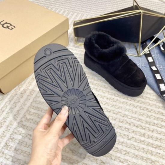 Autumn/Winter Trend Fashion Boots 2023FW UGG 2 colors available Autumn/Winter Trend Fashion Boots 2023FW UGG 2 colors available