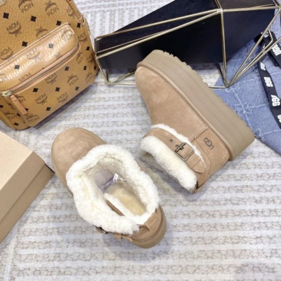 It continues to be very active in the fall and winter! Boots 2023FW UGG 2 colors available It continues to be very active in the fall and winter! Boots 2023FW UGG 2 colors available