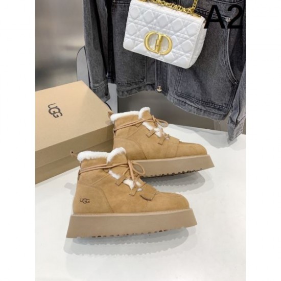 Boots seen in the fall/winter collection 2023FW UGG Multiple colors available Boots seen in the fall/winter collection 2023FW UGG Multiple colors available