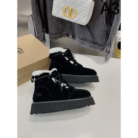 Boots seen in the fall/winter collection 2023FW UGG Multiple colors available Boots seen in the fall/winter collection 2023FW UGG Multiple colors available