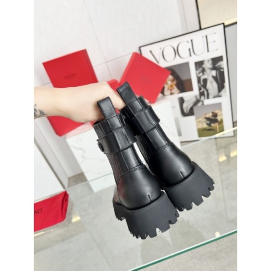 Mature feel of a material boots 2023FW VALENTINO Valentino Mature feel of a material boots 2023FW VALENTINO Valentino