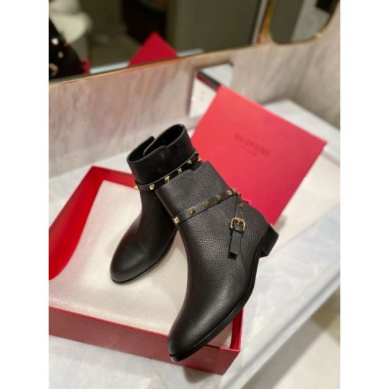 Boots with a strong casual feel 2023FW VALENTINO Valentino Boots with a strong casual feel 2023FW VALENTINO Valentino