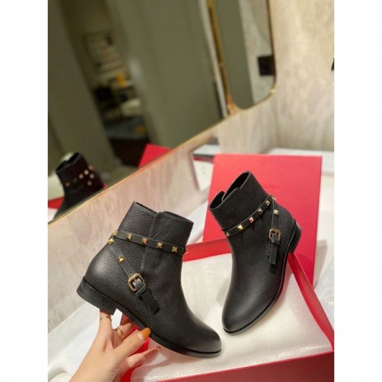 Boots with a strong casual feel 2023FW VALENTINO Valentino Boots with a strong casual feel 2023FW VALENTINO Valentino