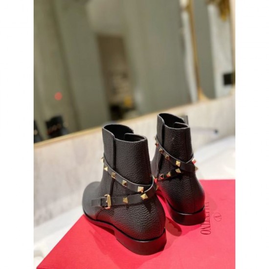 Boots with a strong casual feel 2023FW VALENTINO Valentino Boots with a strong casual feel 2023FW VALENTINO Valentino