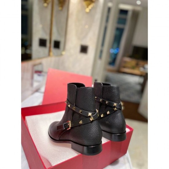 Boots with a strong casual feel 2023FW VALENTINO Valentino Boots with a strong casual feel 2023FW VALENTINO Valentino
