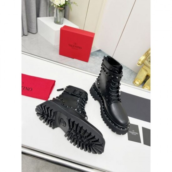 Simple design boots 2023FW VALENTINO Valentino Simple design boots 2023FW VALENTINO Valentino