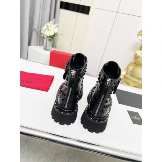 Simple design boots 2023FW VALENTINO Valentino Simple design boots 2023FW VALENTINO Valentino