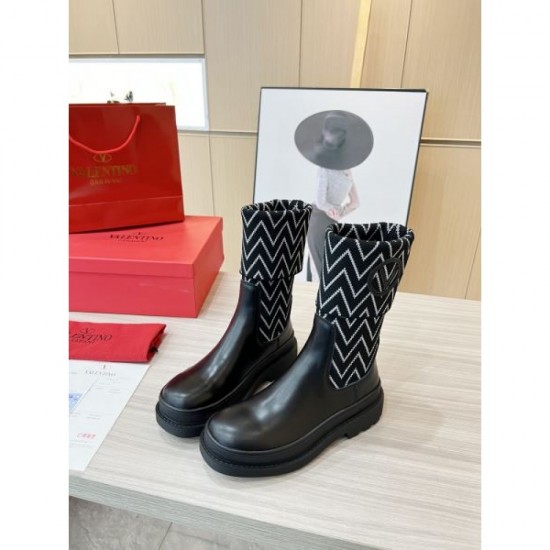Boots that attract attention in early autumn 2023FW VALENTINO Valentino Boots that attract attention in early autumn 2023FW VALENTINO Valentino