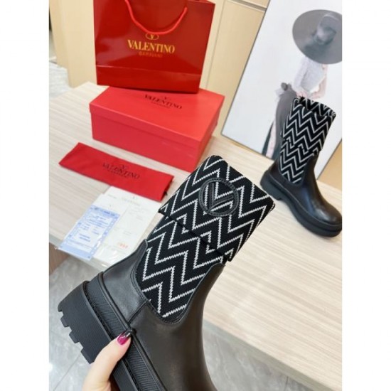 Boots that attract attention in early autumn 2023FW VALENTINO Valentino Boots that attract attention in early autumn 2023FW VALENTINO Valentino