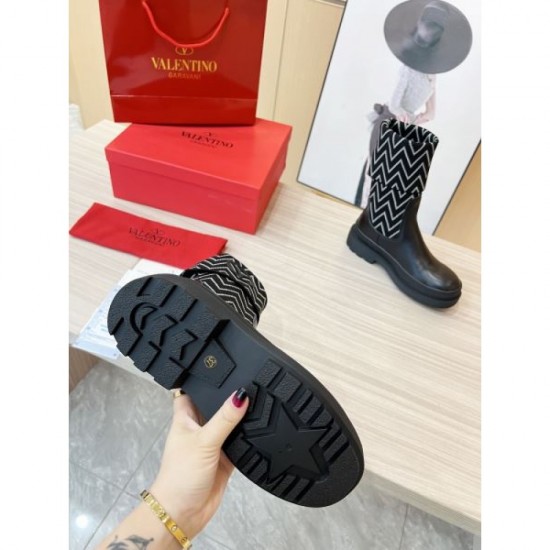 Boots that attract attention in early autumn 2023FW VALENTINO Valentino Boots that attract attention in early autumn 2023FW VALENTINO Valentino