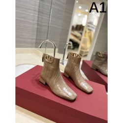 VALENTINO Mature atmosphere 2023FW boots