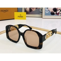 2023SS Eye-catching style glasses FENDI Fendi this summer