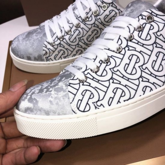 BURBERRY Celebrity Favorite Elegant 2024SS Men's Casual Shoes BURBERRY Celebrity Favorite Elegant 2024SS Men's Casual Shoes