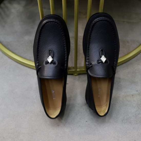 DIOR 2024SS men's casual shoes that exude a mature impression DIOR 2024SS men's casual shoes that exude a mature impression