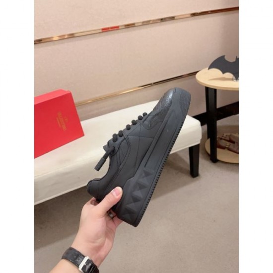 VALENTINO New Frontline 2024SS Men's Casual Shoes VALENTINO New Frontline 2024SS Men's Casual Shoes