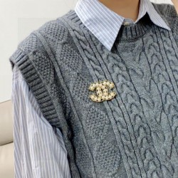 Celebrities are also obsessed with the brand's new 2024SS brooch CHANEL