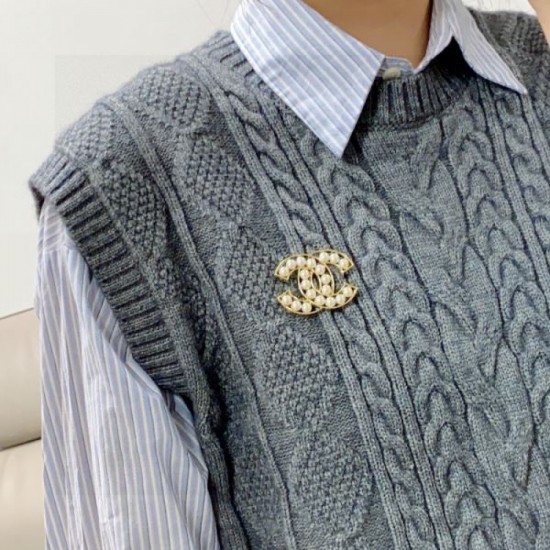 Celebrities are also obsessed with the brand's new 2024SS brooch CHANEL Celebrities are also obsessed with the brand's new 2024SS brooch CHANEL