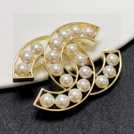 Celebrities are also obsessed with the brand's new 2024SS brooch CHANEL Celebrities are also obsessed with the brand's new 2024SS brooch CHANEL