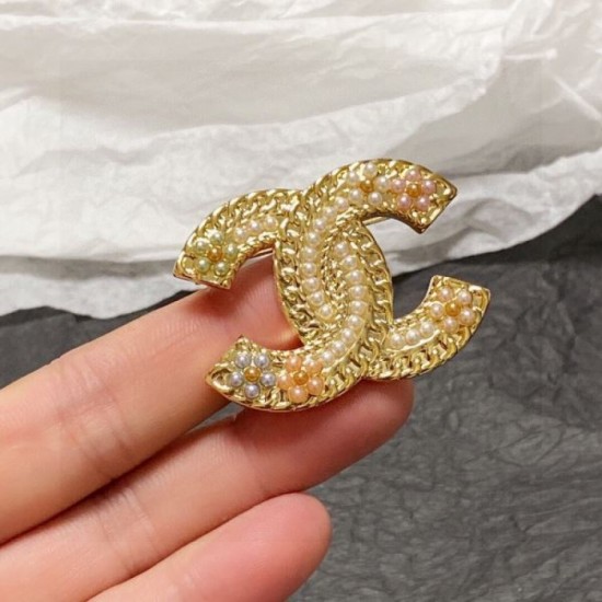 Street wear 2024SS brooch CHANEL CHANEL Street wear 2024SS brooch CHANEL CHANEL