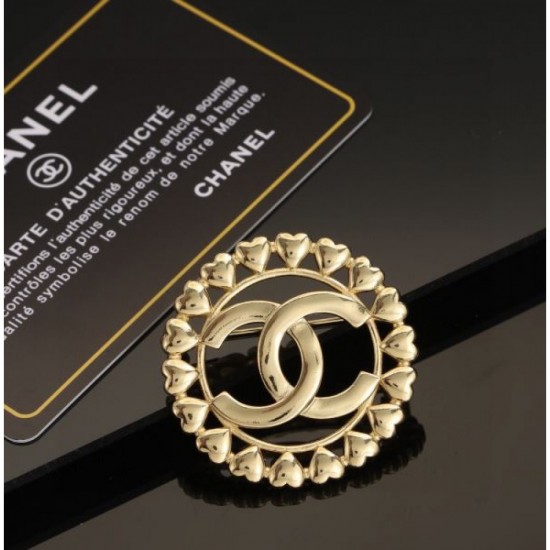 2024SS brooch CHANEL, loved by celebrities and entertainers 2024SS brooch CHANEL, loved by celebrities and entertainers
