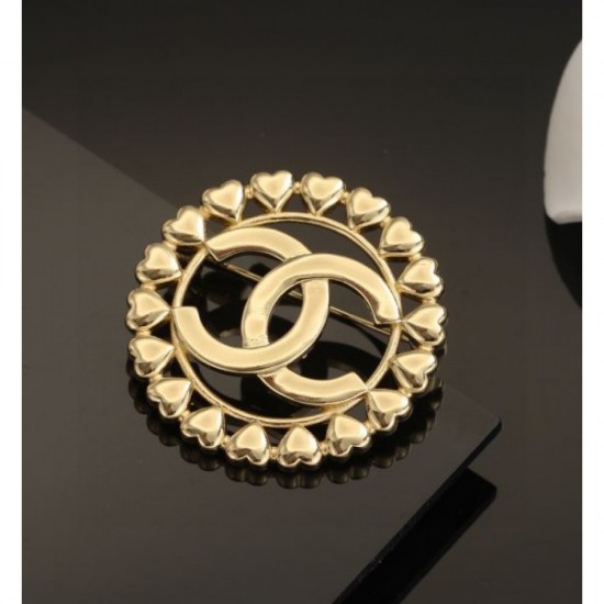 2024SS brooch CHANEL, loved by celebrities and entertainers 2024SS brooch CHANEL, loved by celebrities and entertainers