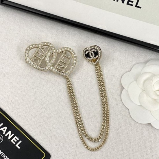 A battle is inevitable! You definitely want to check out 2024SS brooch CHANEL A battle is inevitable! You definitely want to check out 2024SS brooch CHANEL