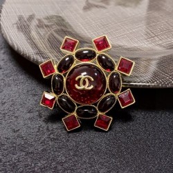 New Spring/Summer 2024SS brooch CHANEL that captivates fashionable adults
