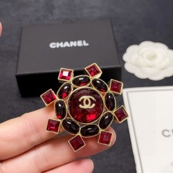 New Spring/Summer 2024SS brooch CHANEL that captivates fashionable adults
