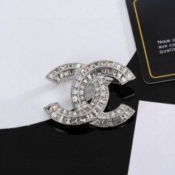 A battle is inevitable! You definitely want to check out 2024SS brooch CHANEL