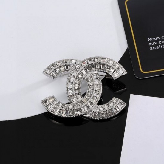A battle is inevitable! You definitely want to check out 2024SS brooch CHANEL A battle is inevitable! You definitely want to check out 2024SS brooch CHANEL
