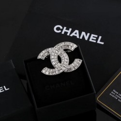 A battle is inevitable! You definitely want to check out 2024SS brooch CHANEL