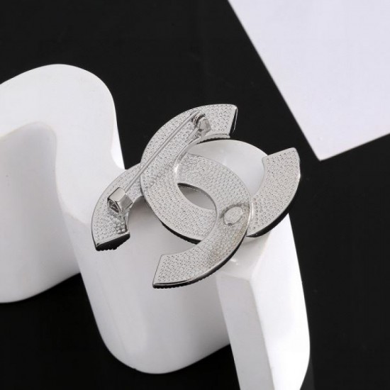 A battle is inevitable! You definitely want to check out 2024SS brooch CHANEL A battle is inevitable! You definitely want to check out 2024SS brooch CHANEL