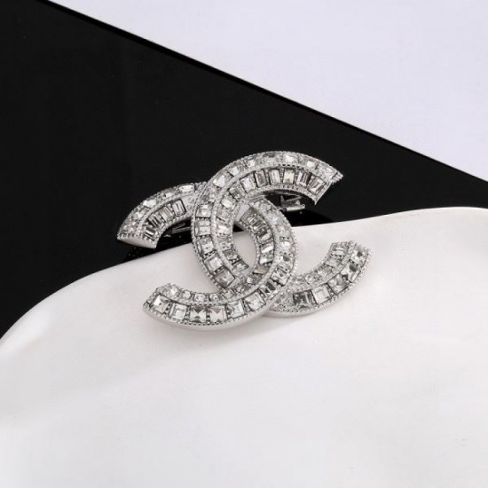 A battle is inevitable! You definitely want to check out 2024SS brooch CHANEL A battle is inevitable! You definitely want to check out 2024SS brooch CHANEL