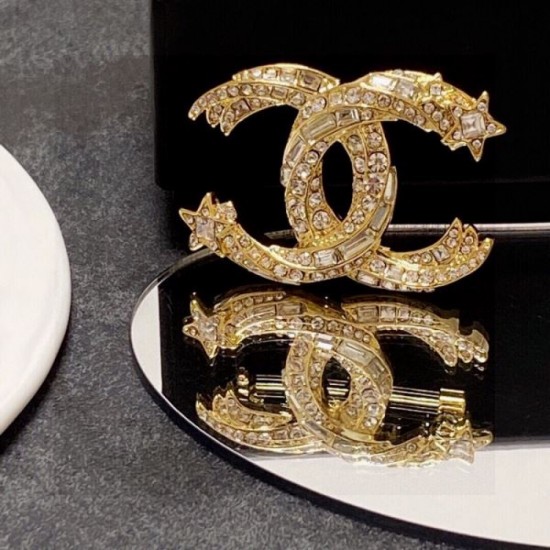 Recommended as a present or gift 2024SS brooch CHANEL Recommended as a present or gift 2024SS brooch CHANEL