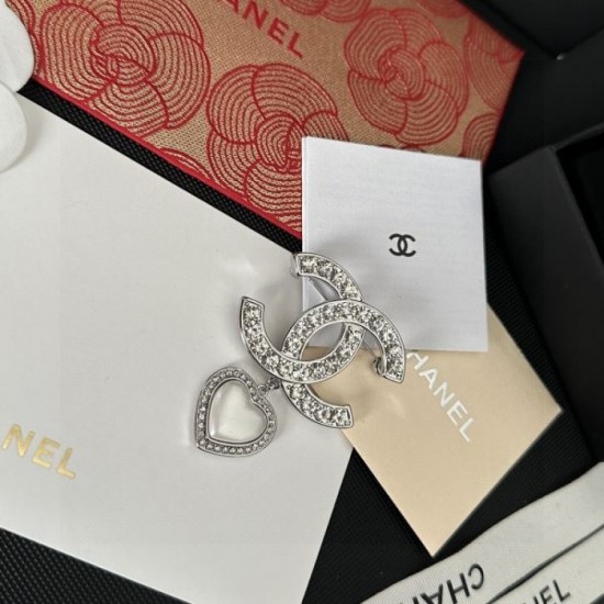 Fashionable 2024SS brooch that incorporates trends CHANEL Fashionable 2024SS brooch that incorporates trends CHANEL