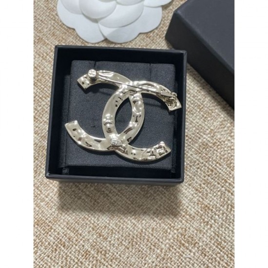2024SS CHANEL CHANEL brooch Get it at a new sale price 2024SS CHANEL CHANEL brooch Get it at a new sale price