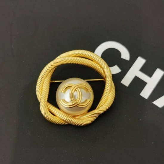 CHANEL CHANEL New Spring/Summer 2024SS Brooch with great local price CHANEL CHANEL New Spring/Summer 2024SS Brooch with great local price