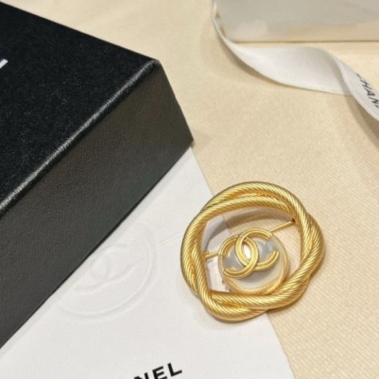 CHANEL CHANEL New Spring/Summer 2024SS Brooch with great local price CHANEL CHANEL New Spring/Summer 2024SS Brooch with great local price