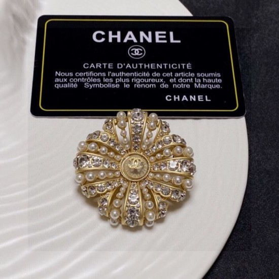 CHANEL CHANEL Not-to-be-missed summer item 2024SS brooch CHANEL CHANEL Not-to-be-missed summer item 2024SS brooch